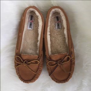 MINNETONKA SLIPPERS